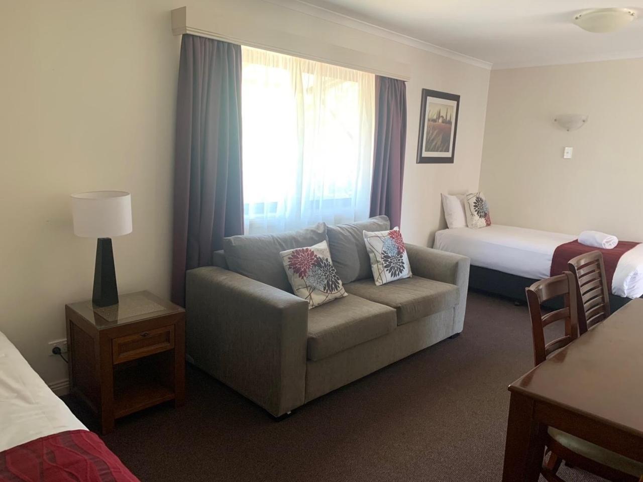 Armidale Pines Motel Экстерьер фото