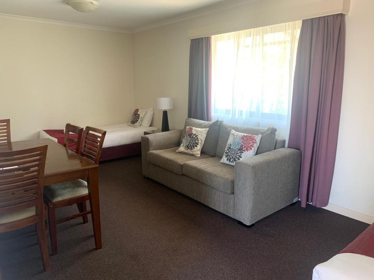 Armidale Pines Motel Экстерьер фото