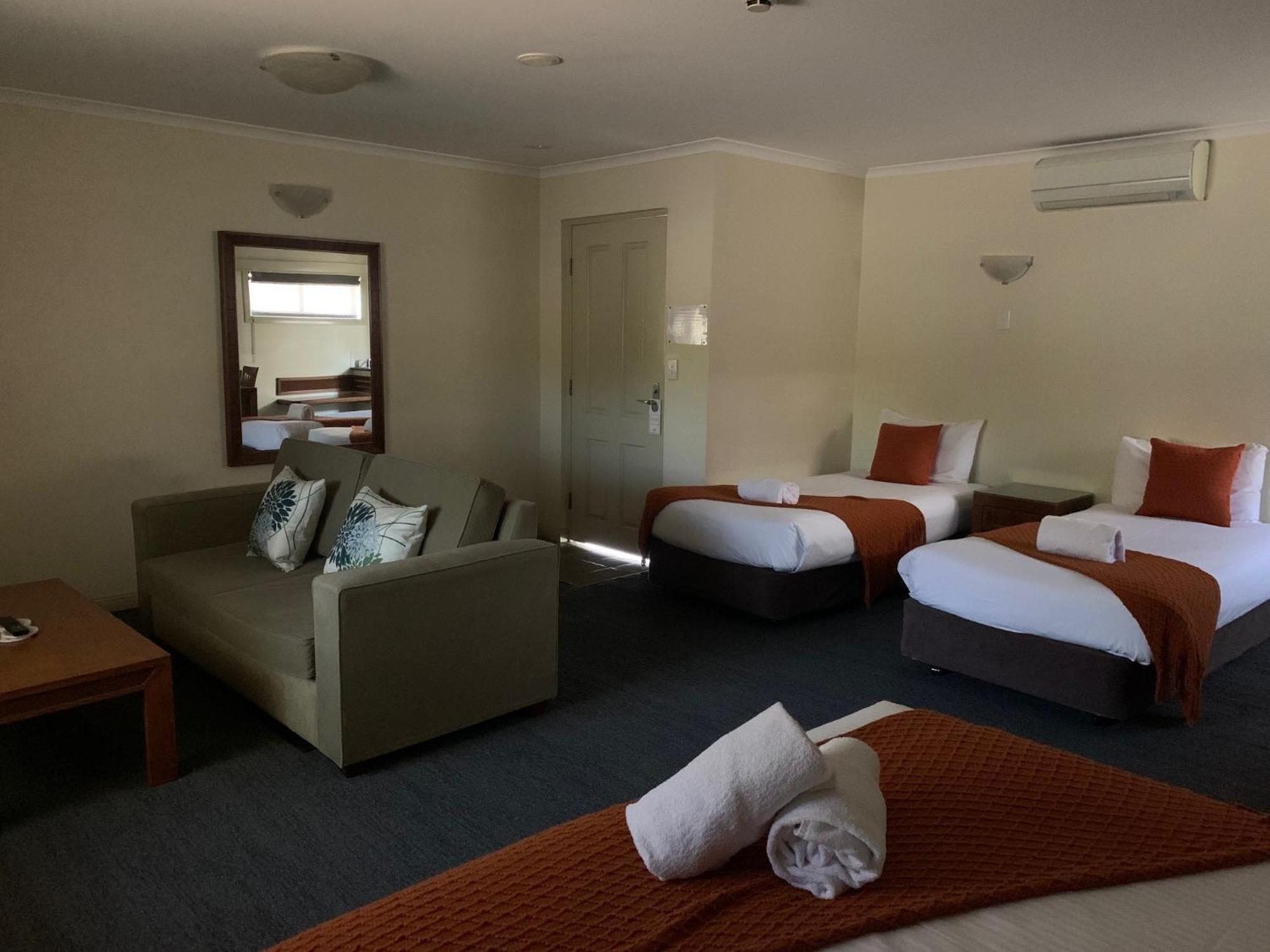 Armidale Pines Motel Экстерьер фото