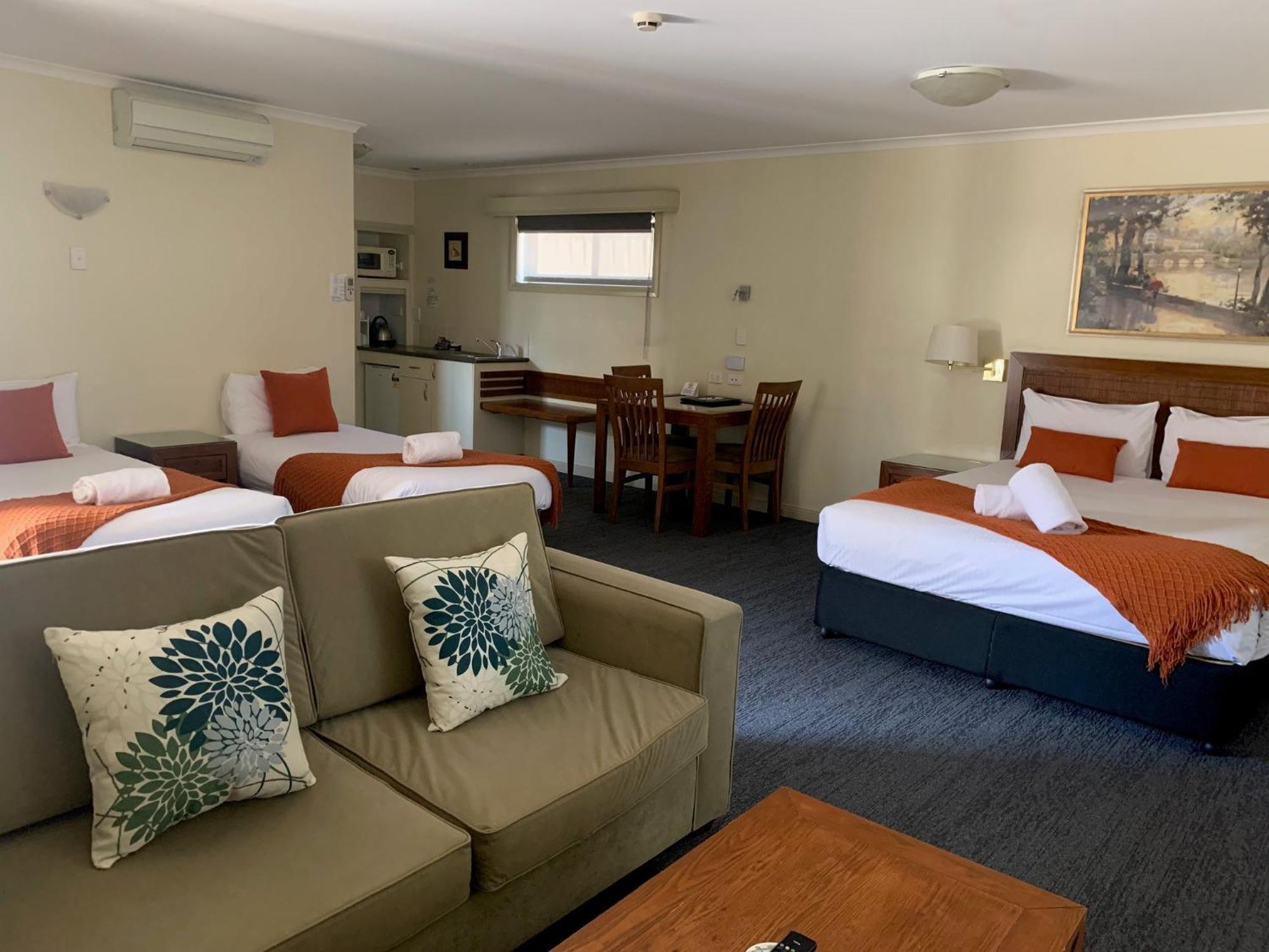 Armidale Pines Motel Экстерьер фото