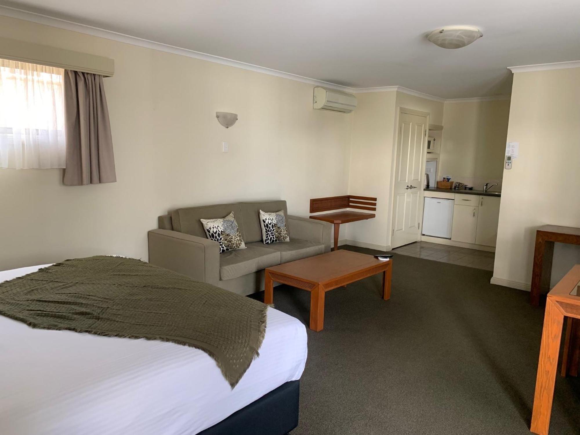 Armidale Pines Motel Экстерьер фото