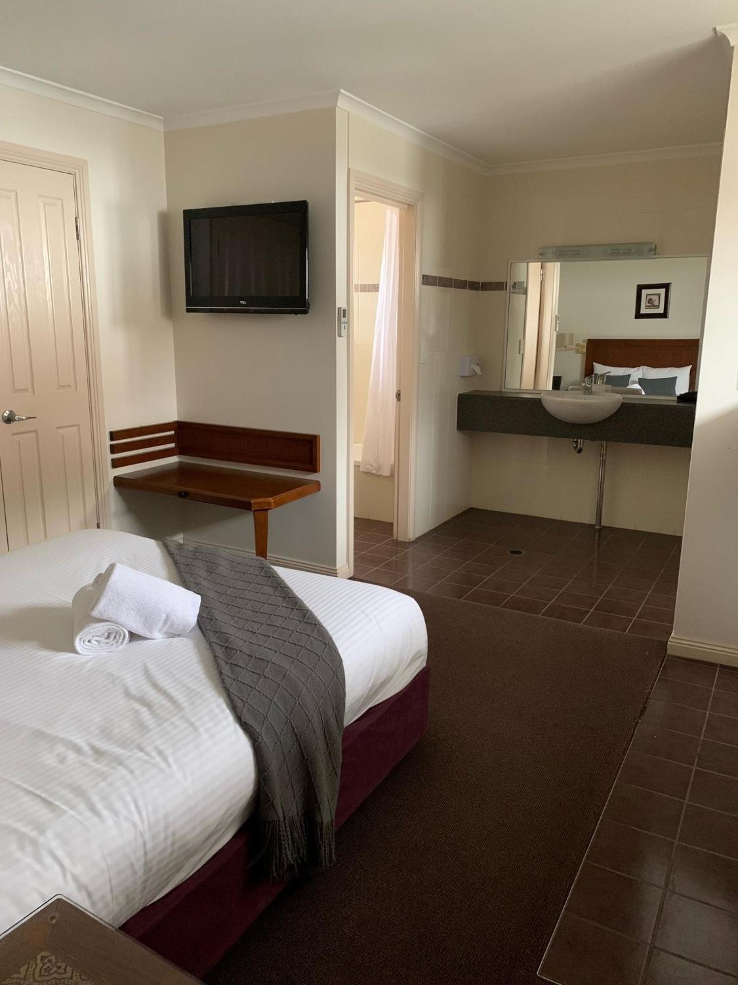 Armidale Pines Motel Экстерьер фото