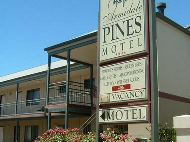 Armidale Pines Motel Экстерьер фото