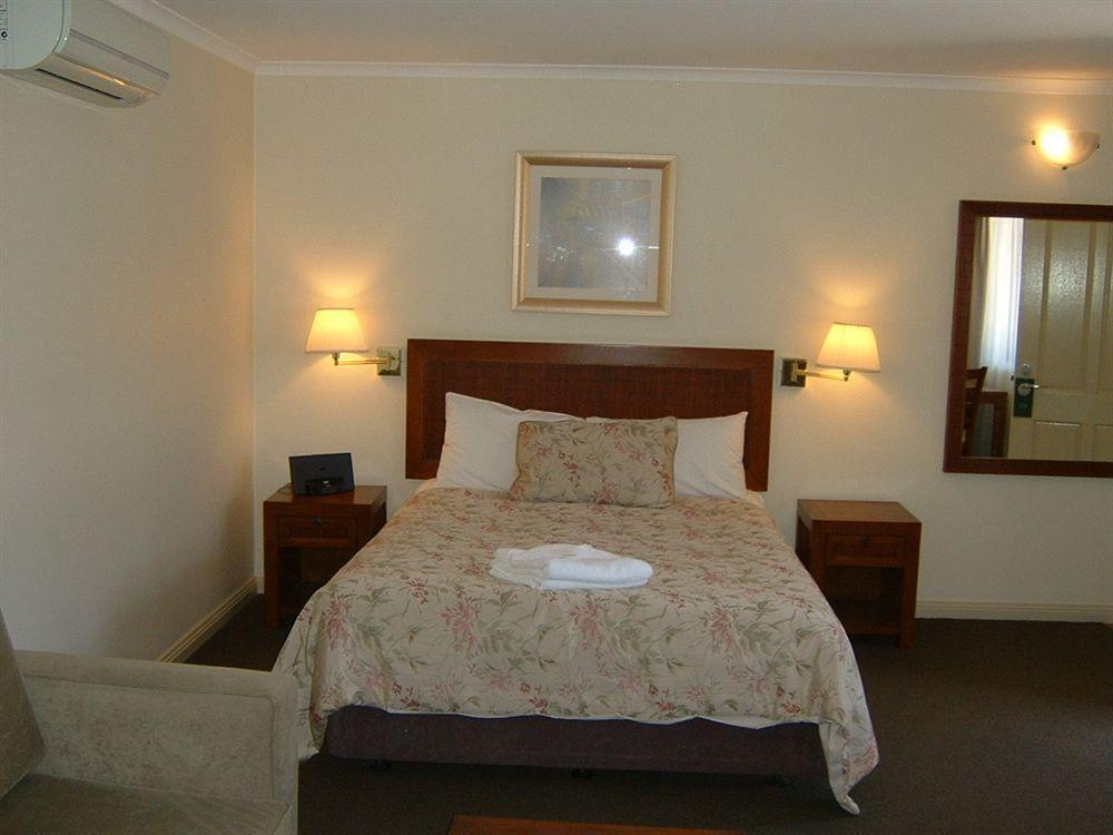 Armidale Pines Motel Экстерьер фото