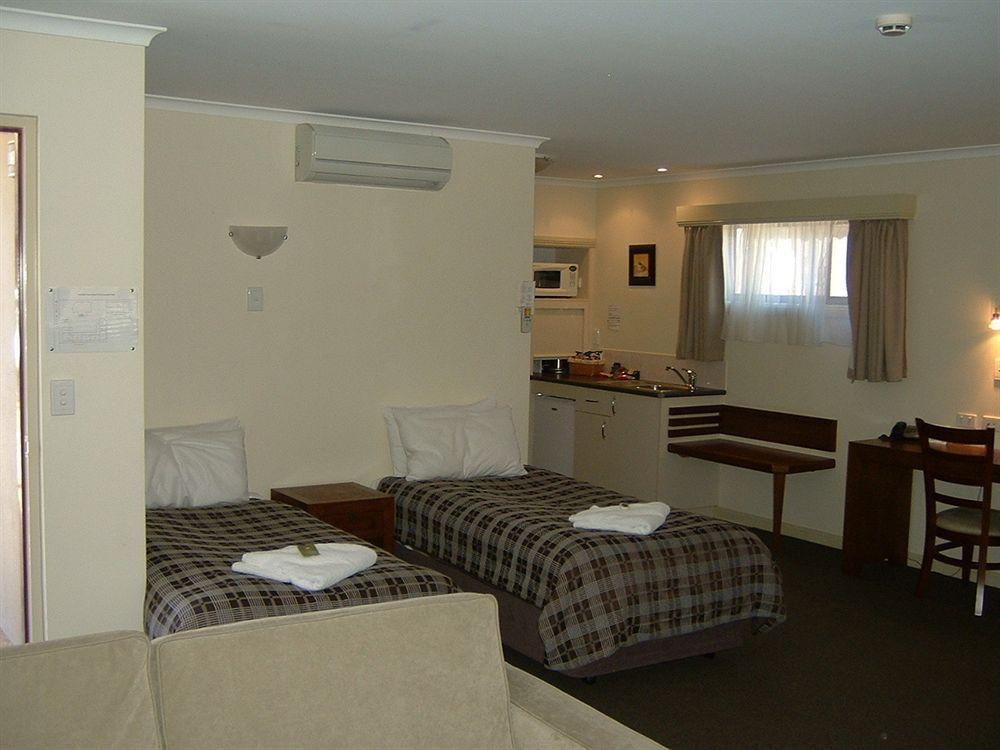 Armidale Pines Motel Экстерьер фото