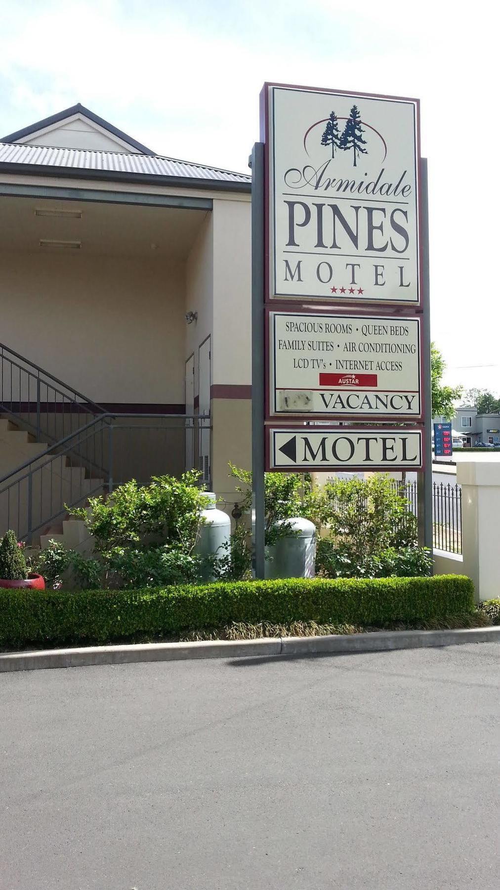 Armidale Pines Motel Экстерьер фото