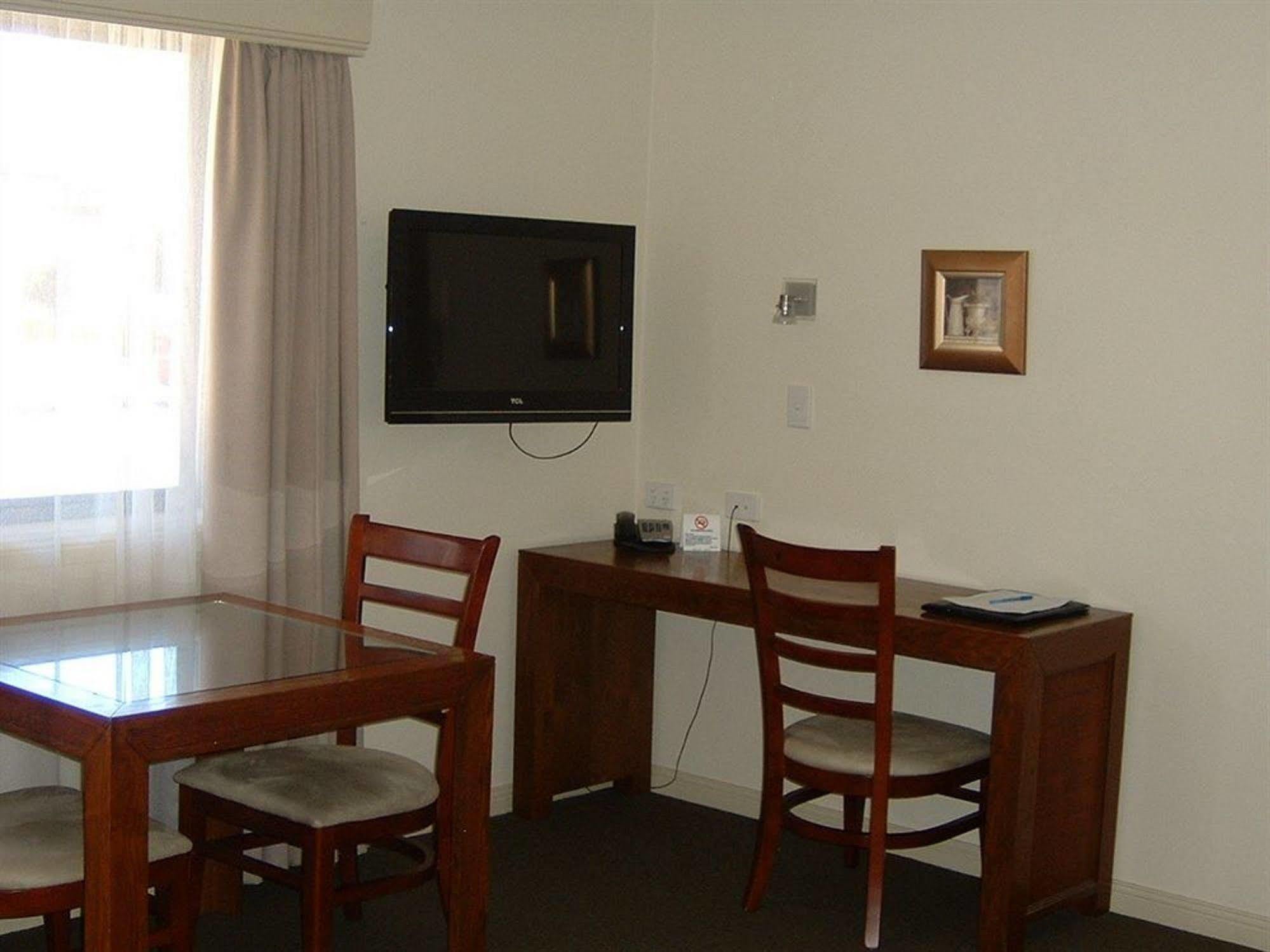 Armidale Pines Motel Экстерьер фото