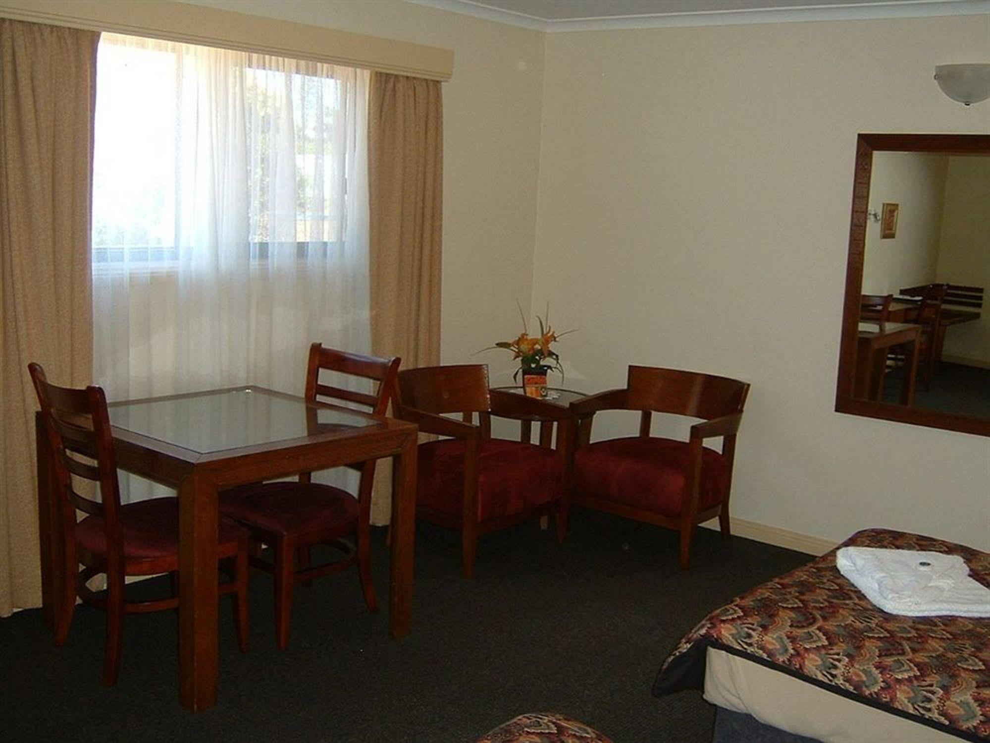 Armidale Pines Motel Экстерьер фото