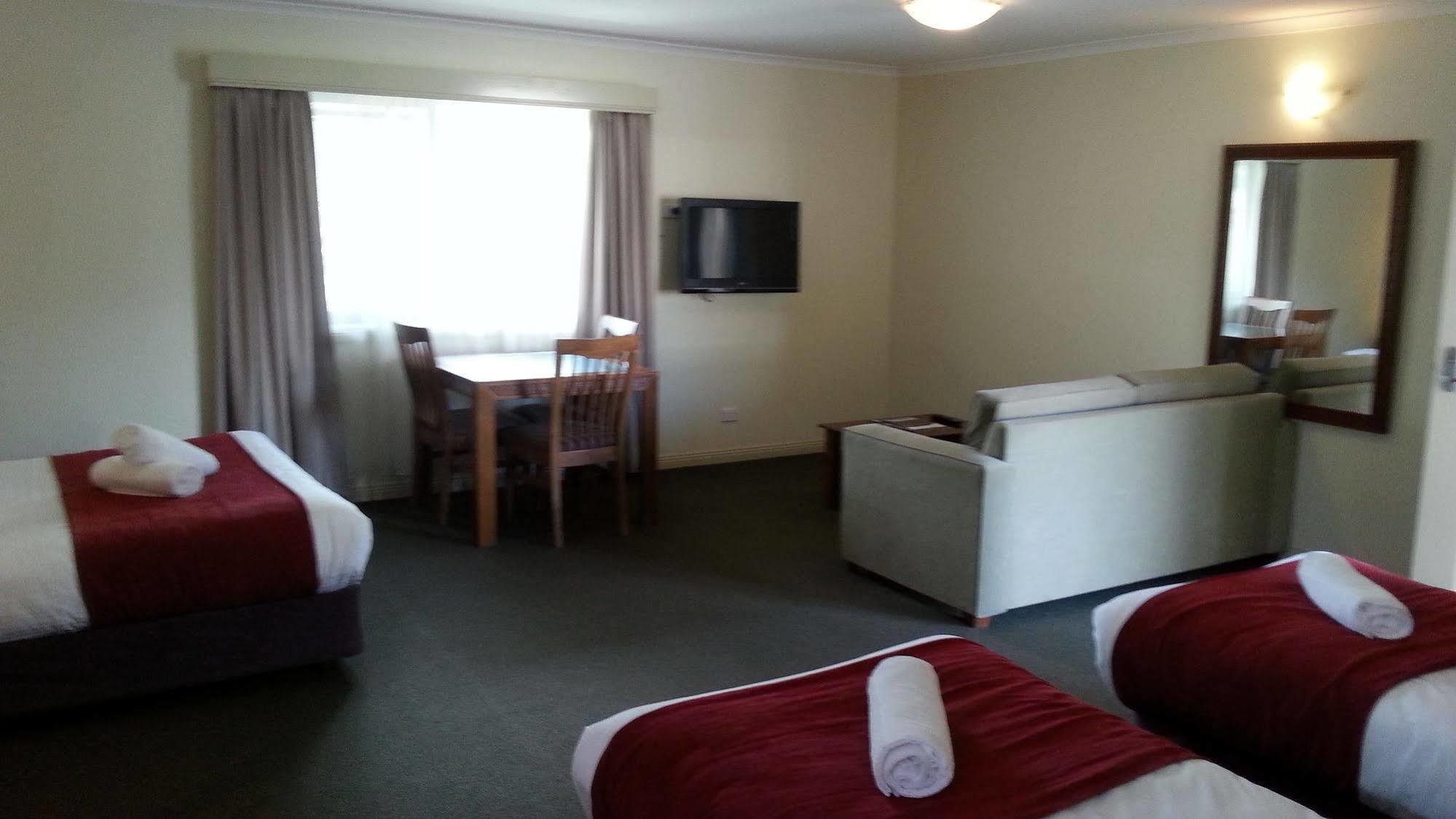 Armidale Pines Motel Экстерьер фото