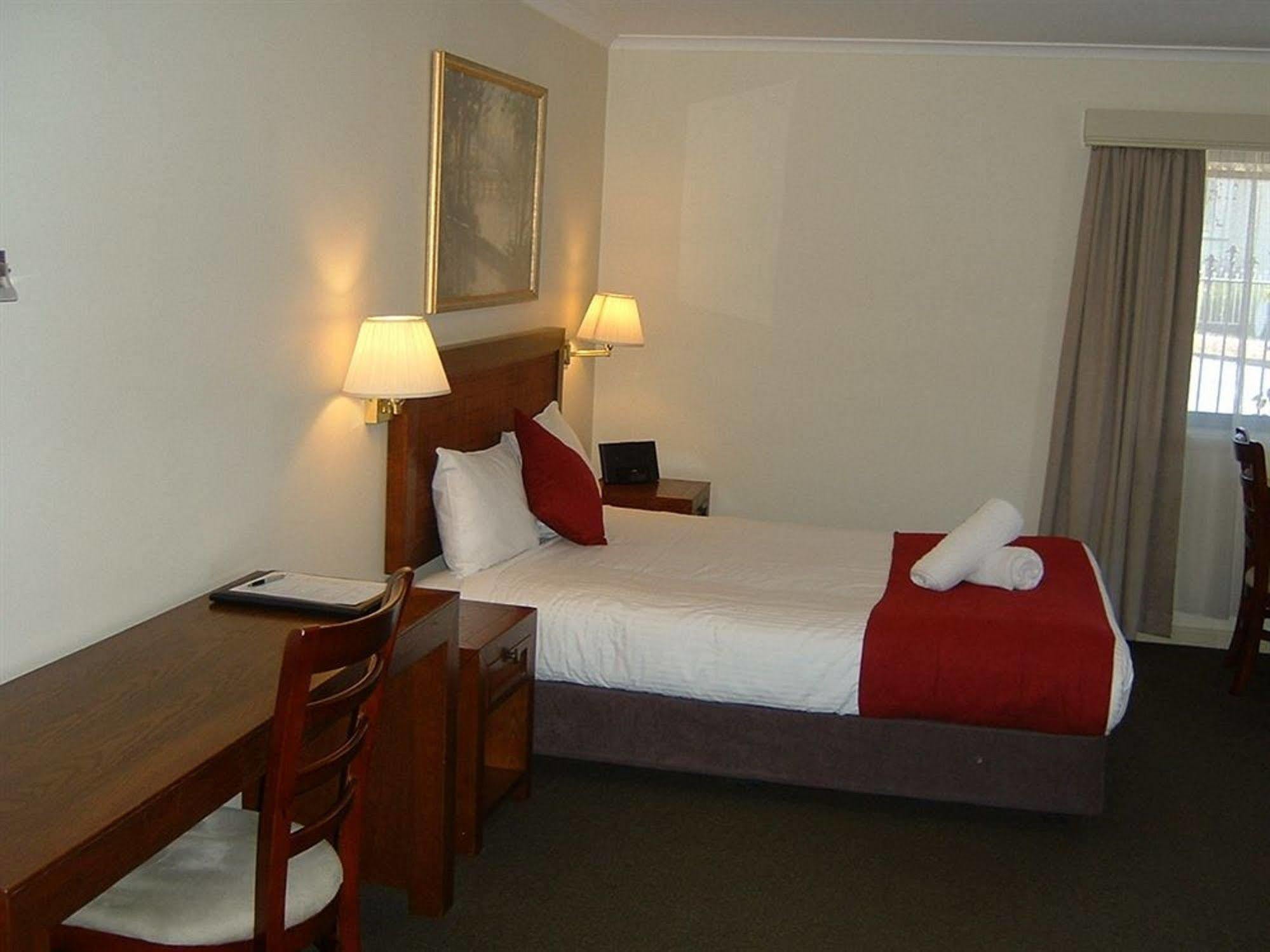 Armidale Pines Motel Экстерьер фото