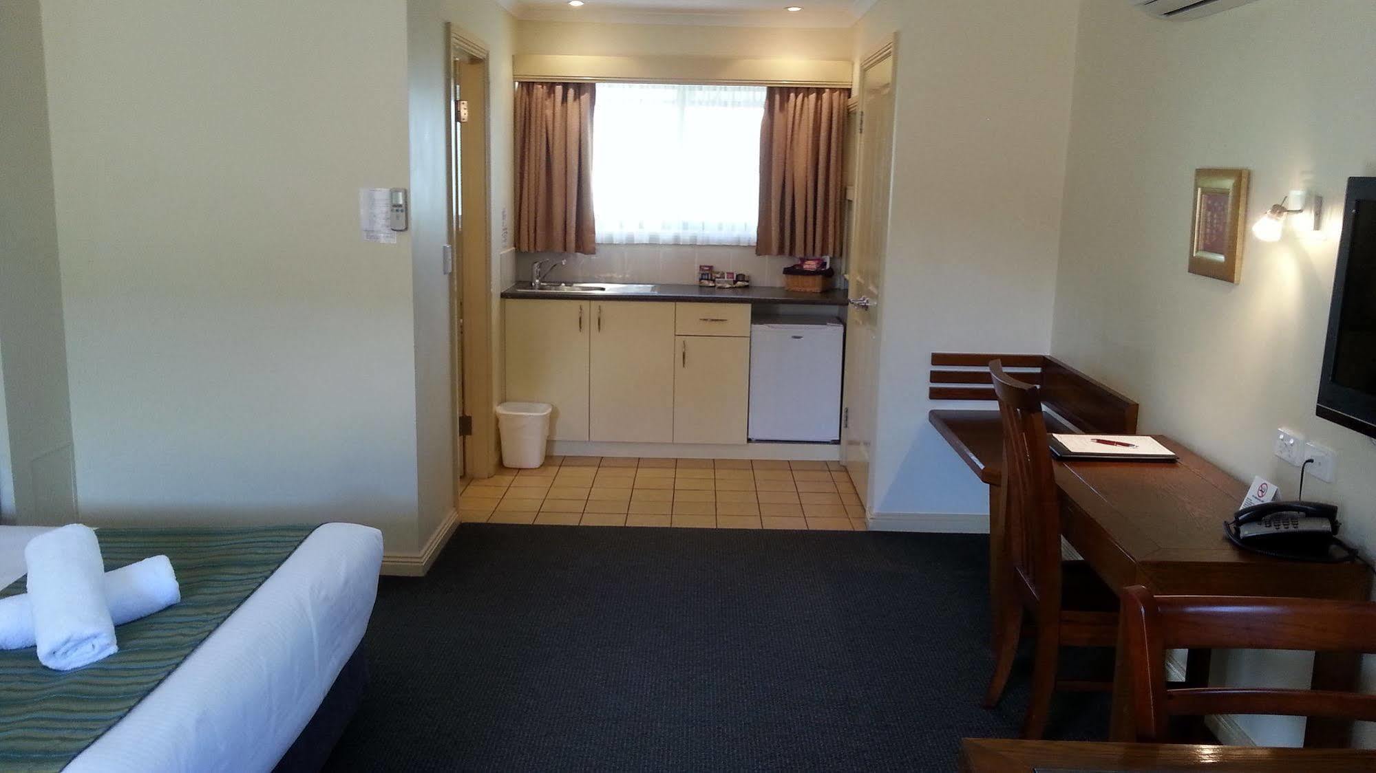 Armidale Pines Motel Экстерьер фото