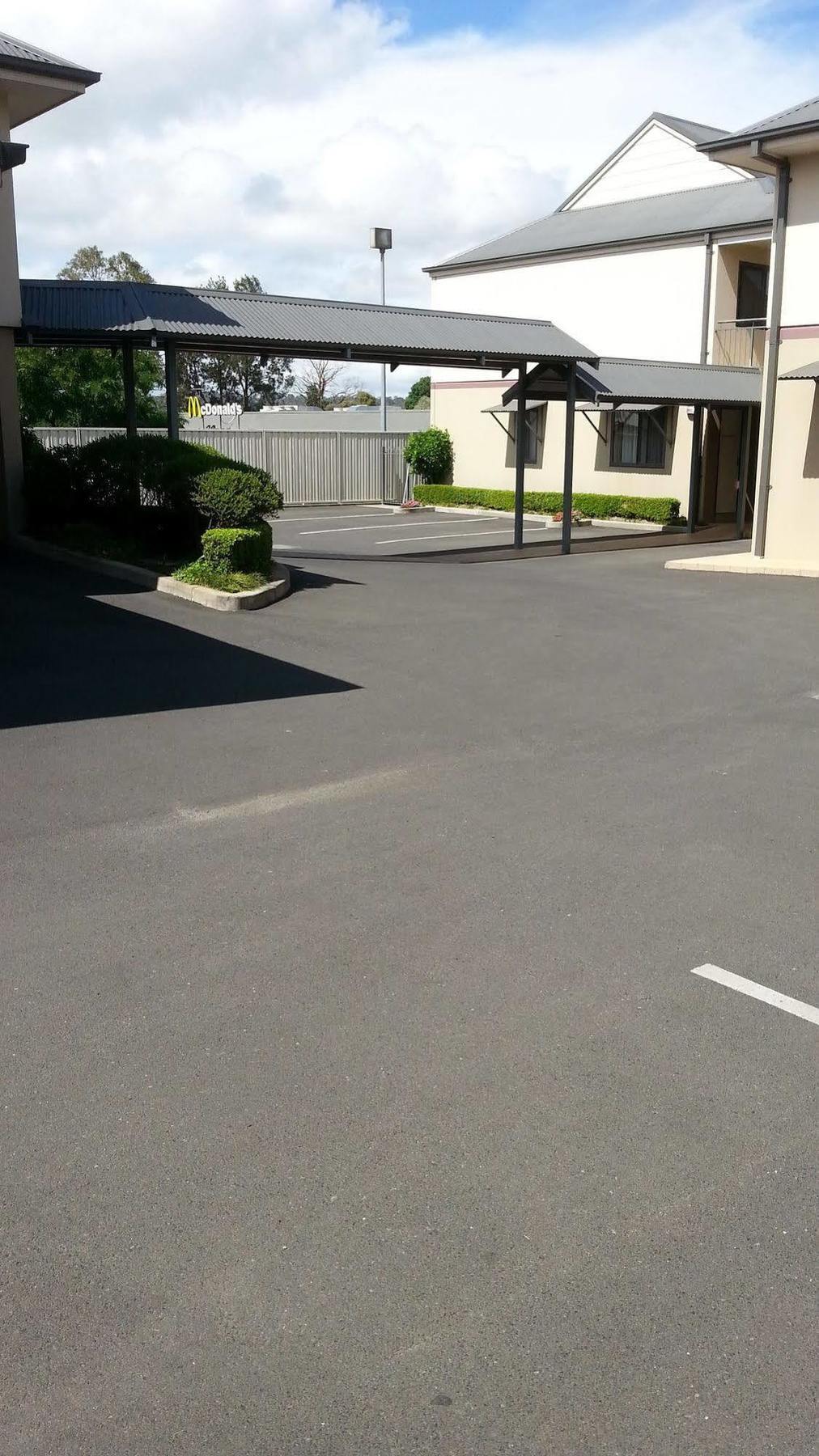 Armidale Pines Motel Экстерьер фото